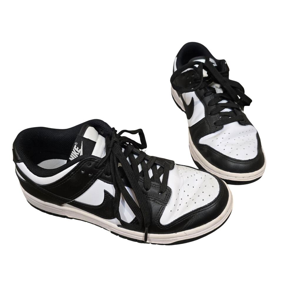 Women's Nike Black & White Athletic Sneakers | Size 6.5